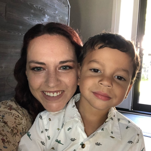 Meet your Posher, Whitney - Picture 1 of 1